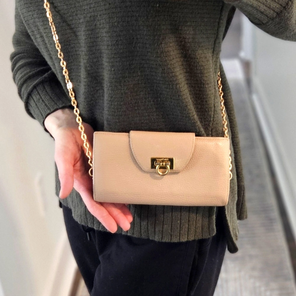 Salvatore Ferragamo Cream Wallet/Crossbody Chain Bag